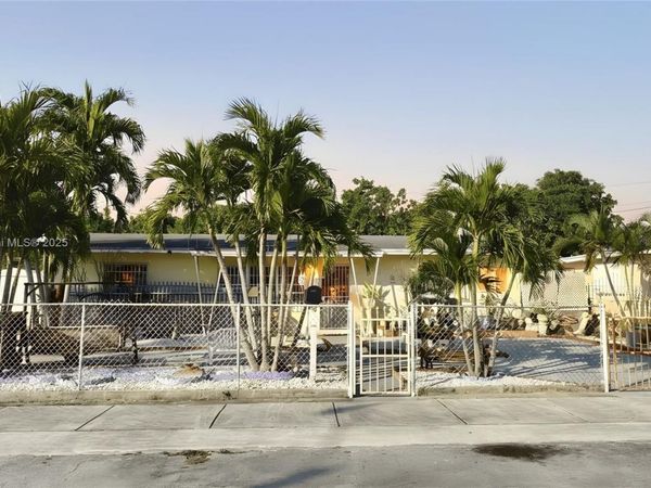 3861 NW 177th St, Miami Gardens, FL 33055