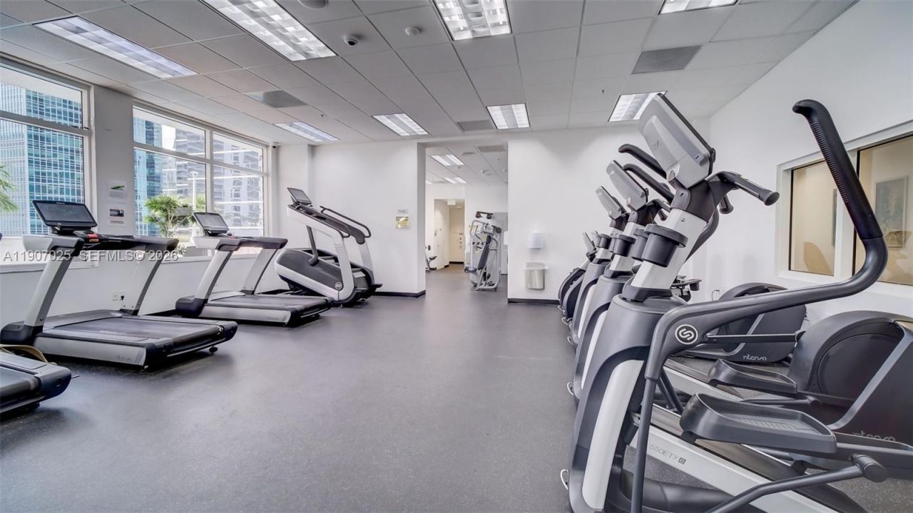 1200 Brickell Bay Dr, Unit 3914, Miami, FL 33131 Photo