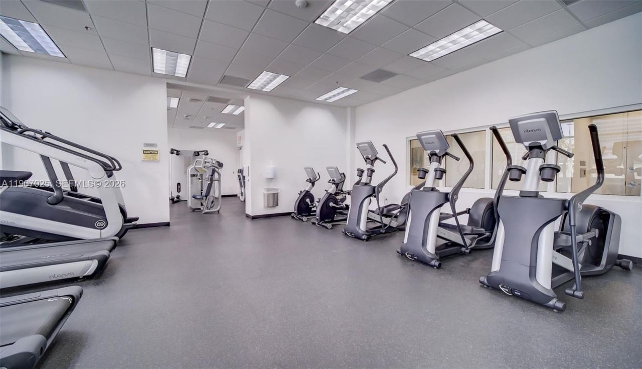 1200 Brickell Bay Dr, Unit 3914, Miami, FL 33131 Photo