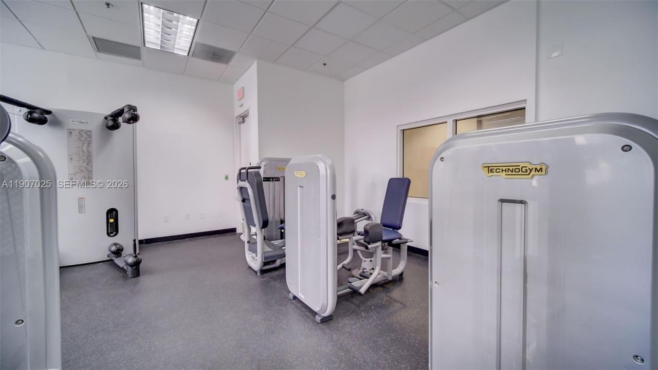 1200 Brickell Bay Dr, Unit 3914, Miami, FL 33131 Photo