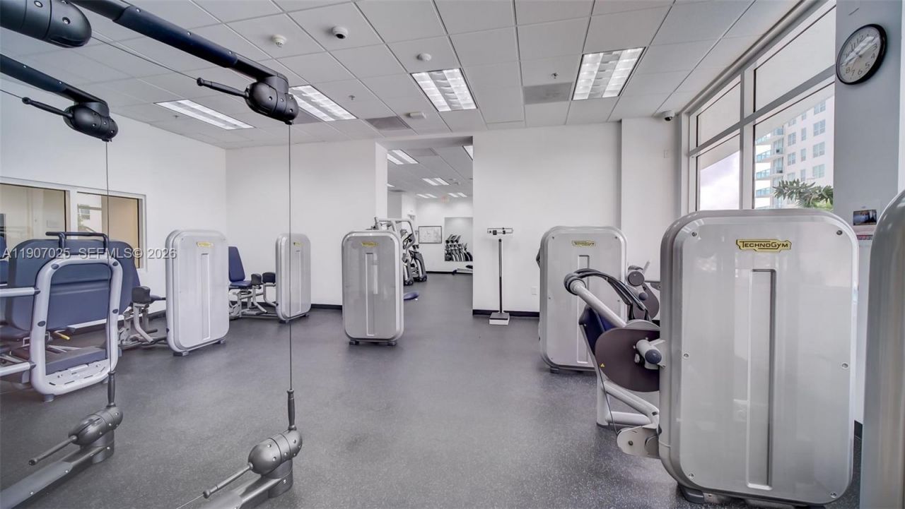 1200 Brickell Bay Dr, Unit 3914, Miami, FL 33131 Photo