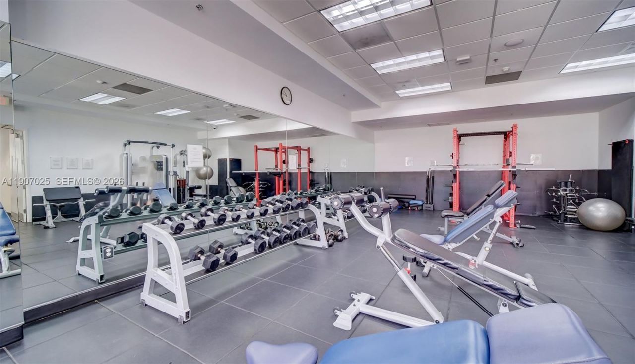 1200 Brickell Bay Dr, Unit 3914, Miami, FL 33131 Photo