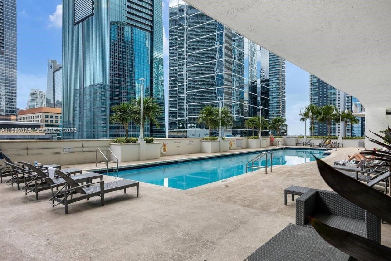 1200 Brickell Bay Dr, Unit 3914, Miami, FL 33131 Photo