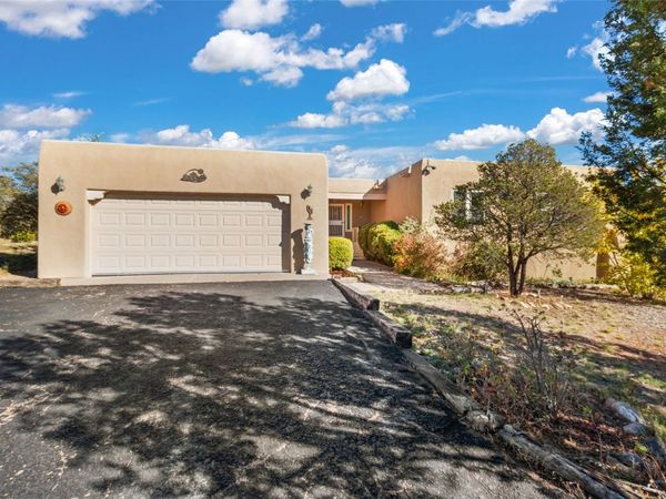 2101 Calle Tecolote, Santa Fe, NM 87505