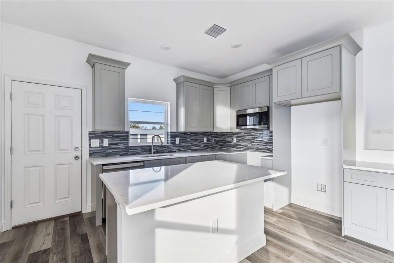 2313 E Columbus Drive, Tampa, FL 33605 Photo