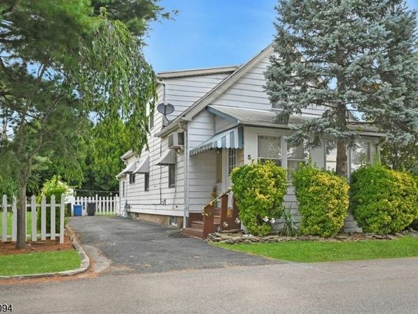 57 18Th Ave, Elmwood Park, NJ 07407