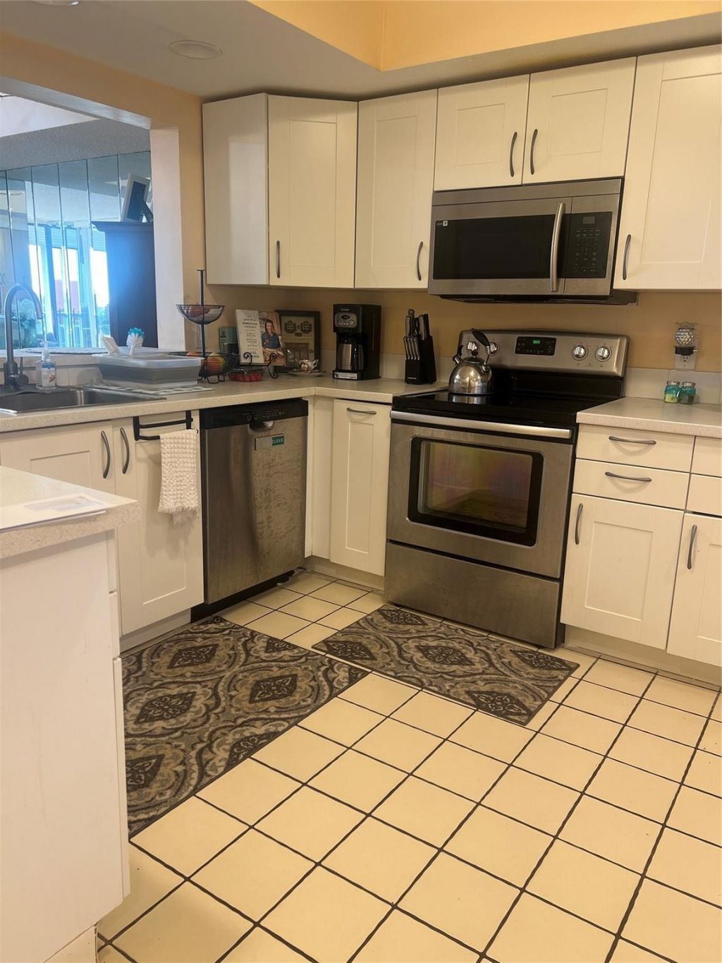 7030 Half Moon Cir, Unit 418, Hypoluxo, FL 33462 Photo