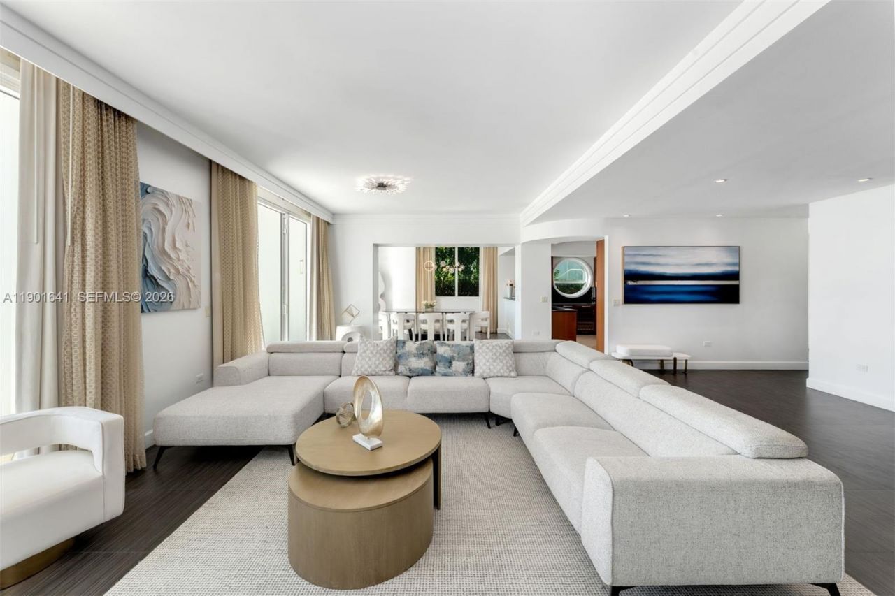 4391 Collins Ave, Unit 512, Miami Beach, FL 33140 Photo