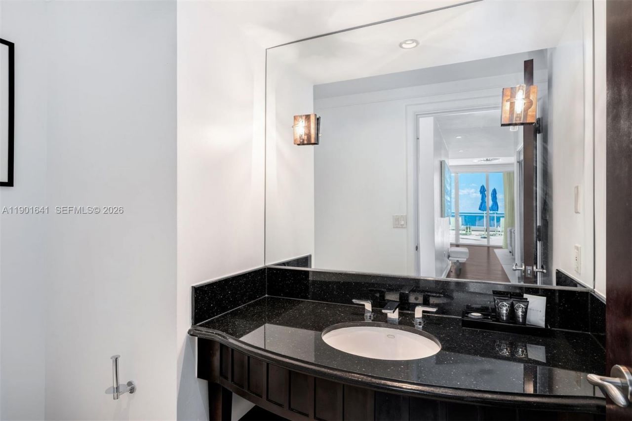 4391 Collins Ave, Unit 512, Miami Beach, FL 33140 Photo