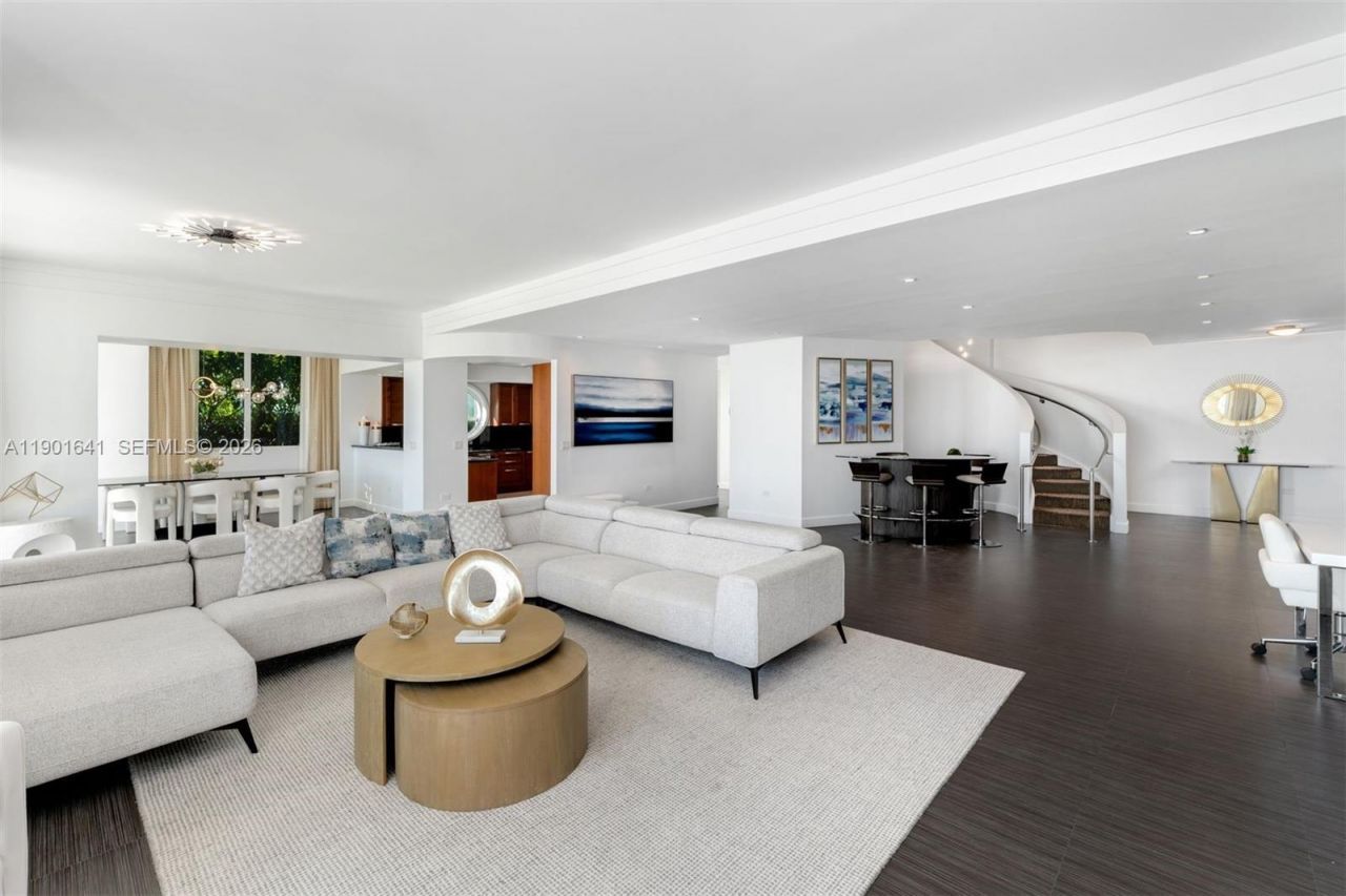 4391 Collins Ave, Unit 512, Miami Beach, FL 33140 Photo