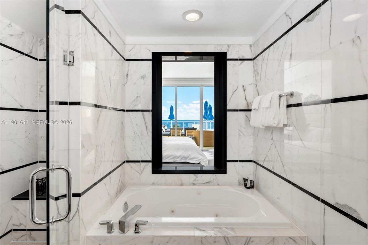 4391 Collins Ave, Unit 512, Miami Beach, FL 33140 Photo