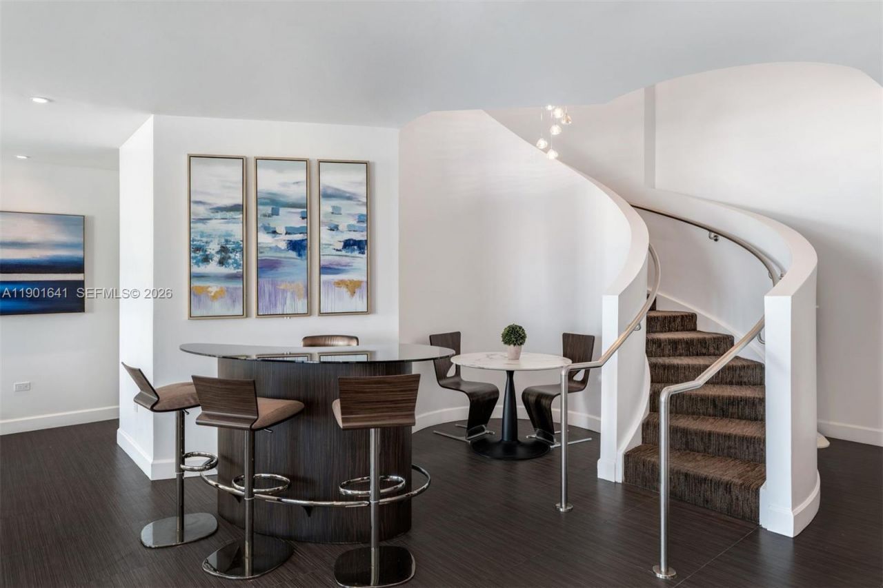 4391 Collins Ave, Unit 512, Miami Beach, FL 33140 Photo