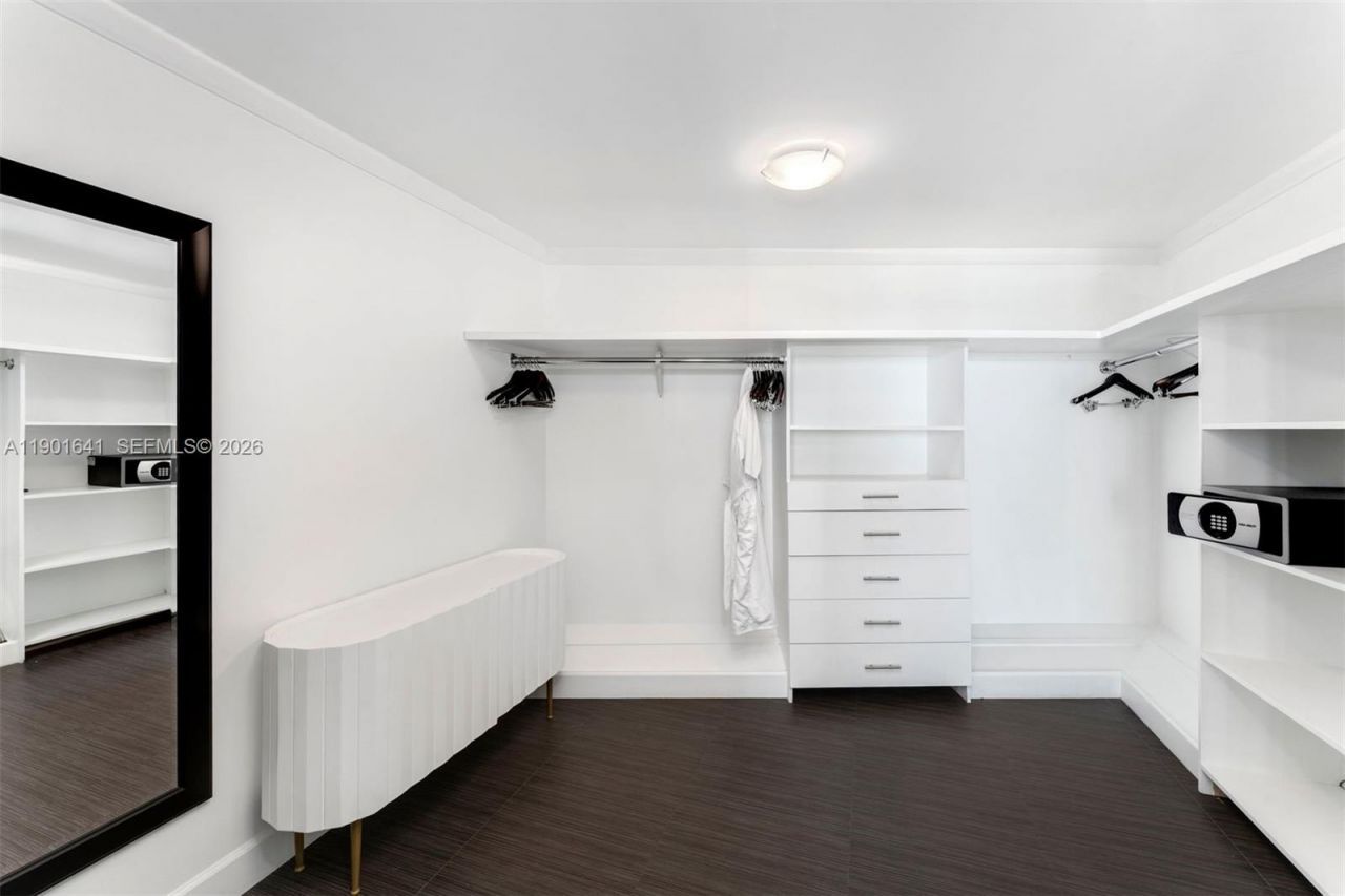 4391 Collins Ave, Unit 512, Miami Beach, FL 33140 Photo