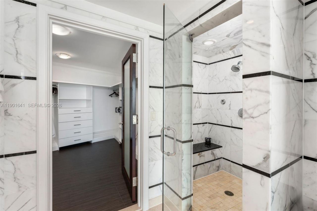 4391 Collins Ave, Unit 512, Miami Beach, FL 33140 Photo