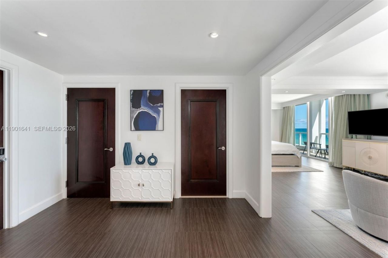 4391 Collins Ave, Unit 512, Miami Beach, FL 33140 Photo
