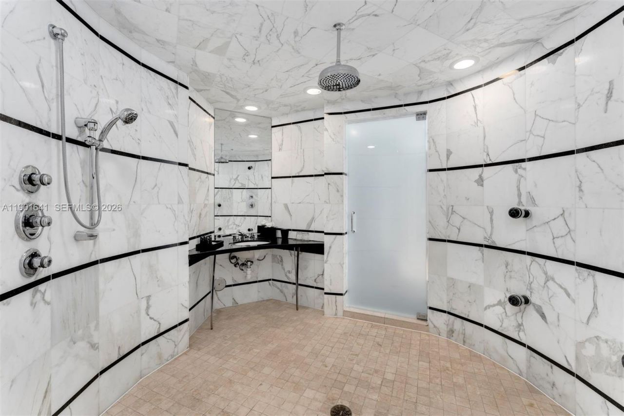 4391 Collins Ave, Unit 512, Miami Beach, FL 33140 Photo