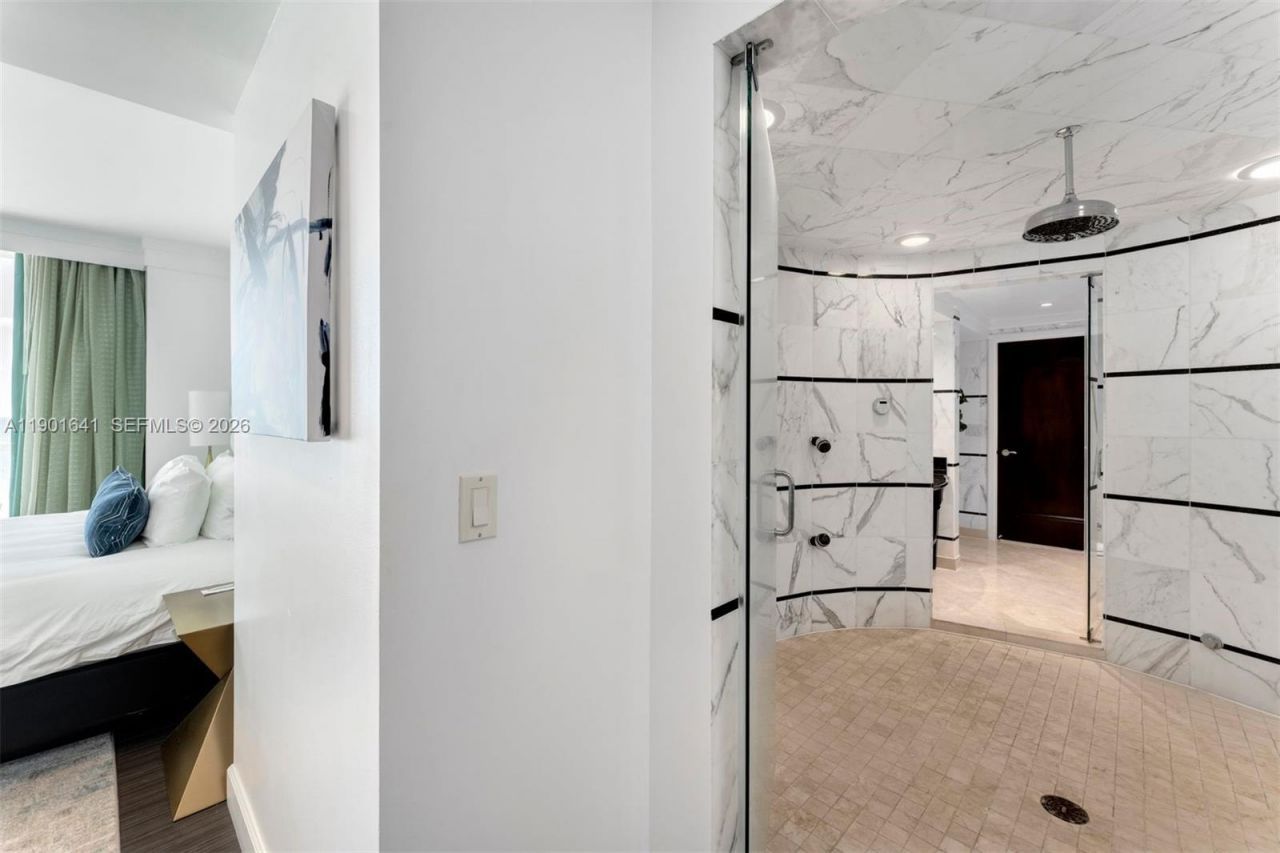 4391 Collins Ave, Unit 512, Miami Beach, FL 33140 Photo