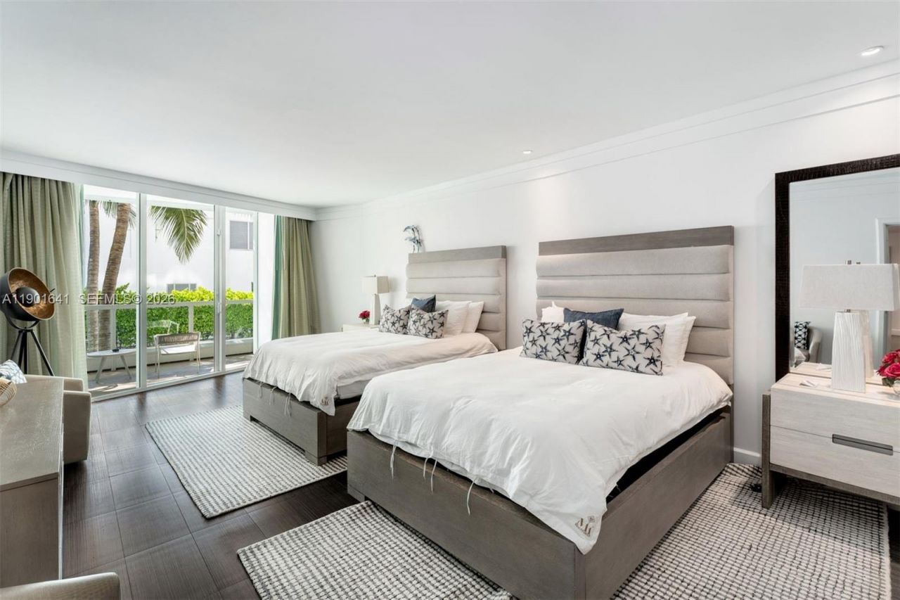 4391 Collins Ave, Unit 512, Miami Beach, FL 33140 Photo