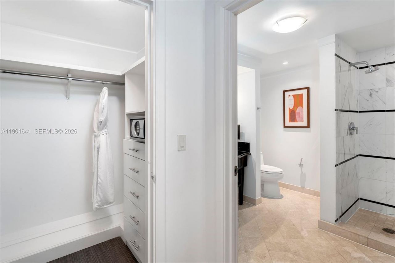 4391 Collins Ave, Unit 512, Miami Beach, FL 33140 Photo