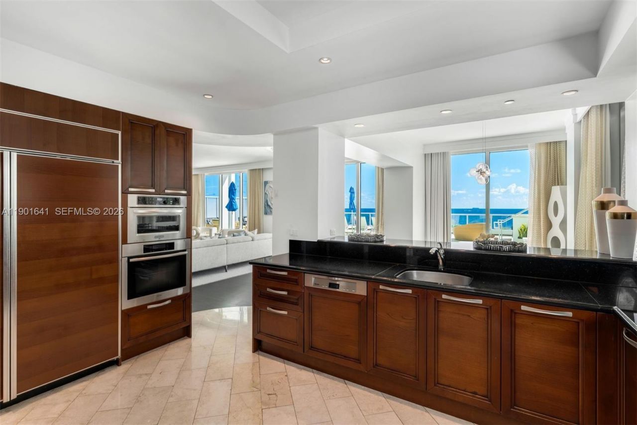 4391 Collins Ave, Unit 512, Miami Beach, FL 33140 Photo