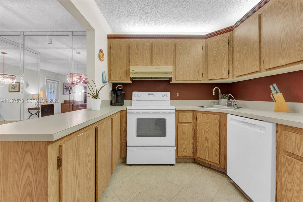 442 Pine Glen Ln, Unit D-2, Greenacres, FL 33463 Photo