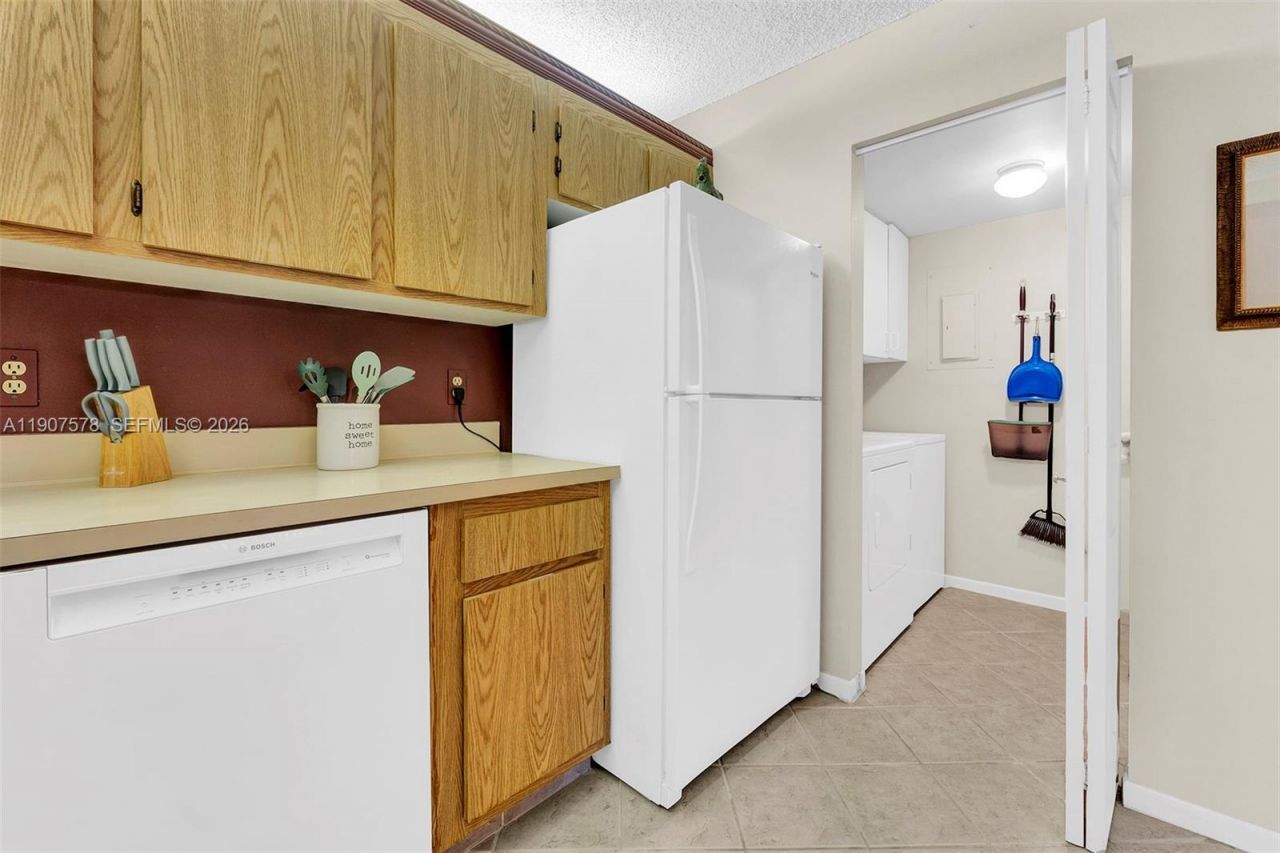 442 Pine Glen Ln, Unit D-2, Greenacres, FL 33463 Photo