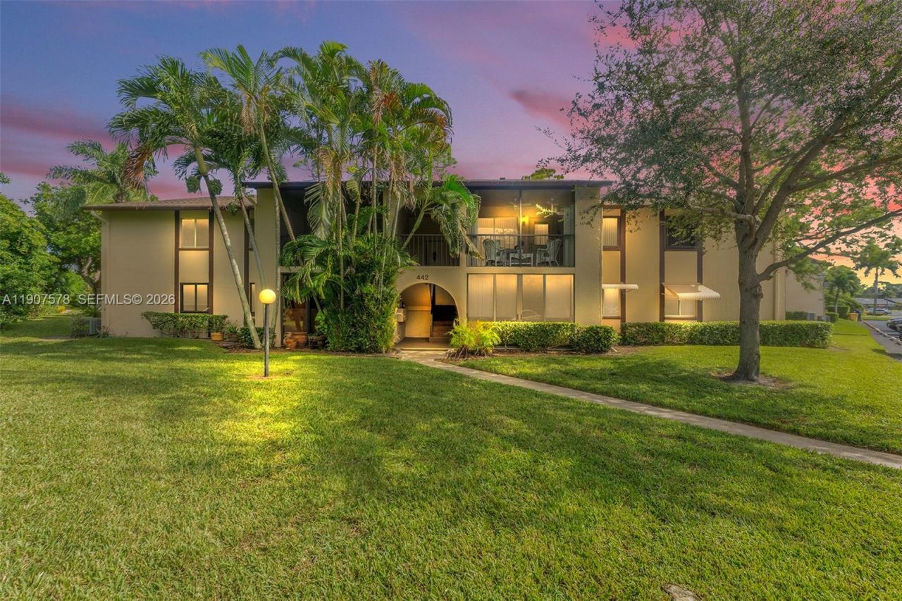 442 Pine Glen Ln, Unit D-2, Greenacres, FL 33463 Photo