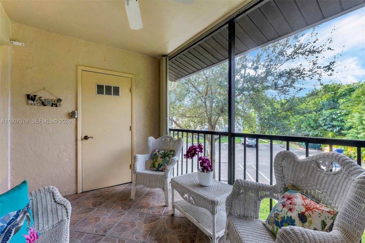 442 Pine Glen Ln, Unit D-2, Greenacres, FL 33463 Photo