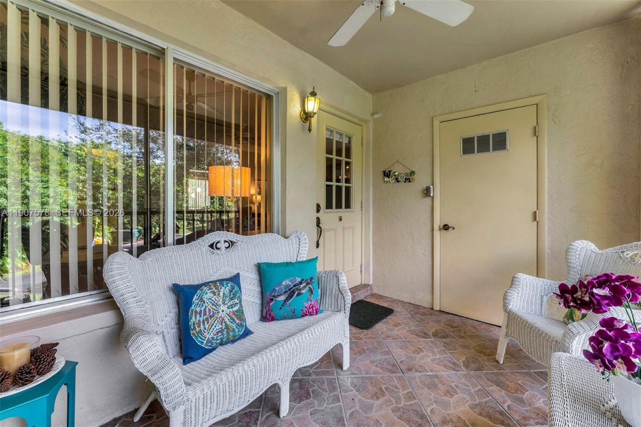 442 Pine Glen Ln, Unit D-2, Greenacres, FL 33463 Photo
