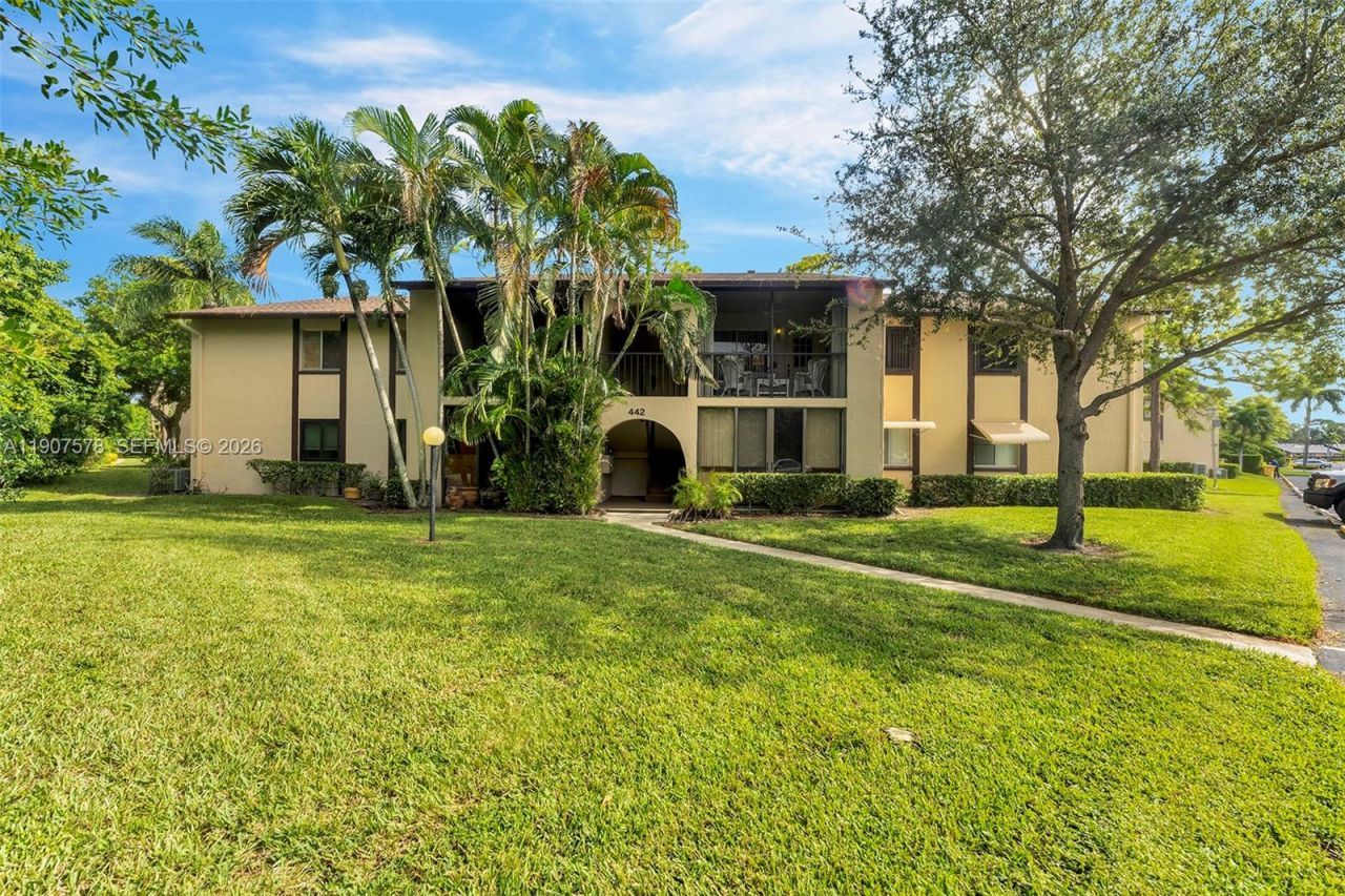 442 Pine Glen Ln, Unit D-2, Greenacres, FL 33463 Photo