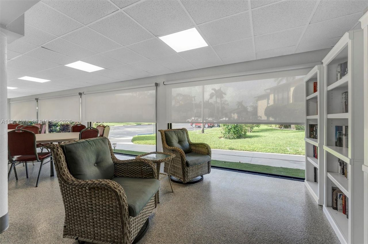 442 Pine Glen Ln, Unit D-2, Greenacres, FL 33463 Photo
