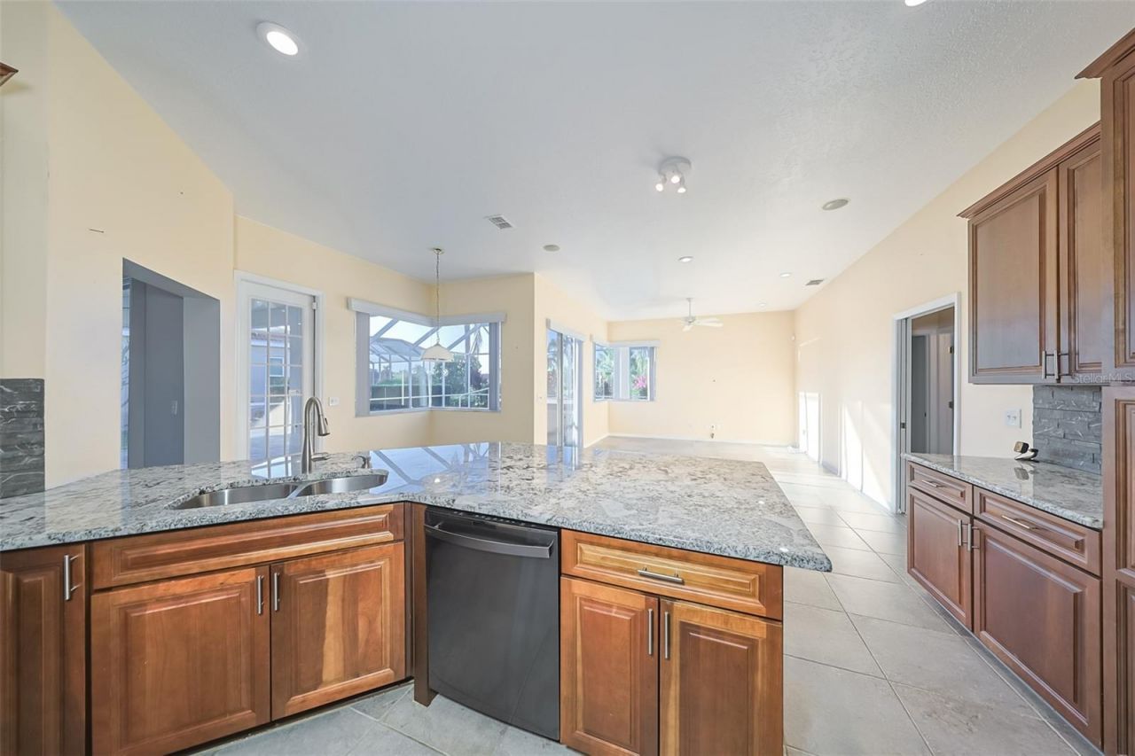 2320 Platinum Drive, Sun City Center, FL 33573 Photo