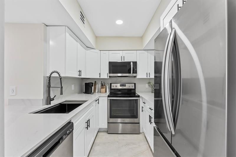 1200 West Avenue, Unit 604, Miami Beach, FL 33139 Photo