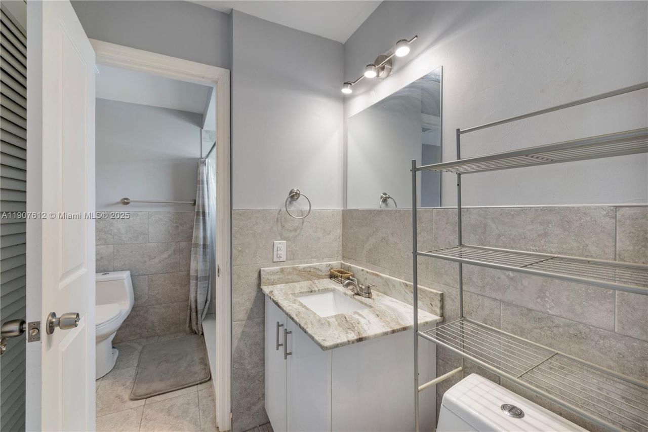 1461 S Ocean Blvd, Unit 222, Lauderdale by the Sea, FL 33062 Photo