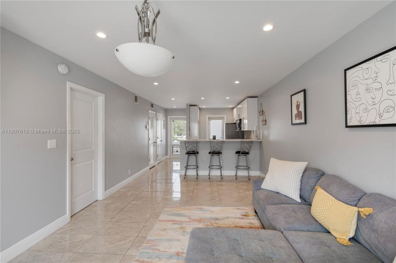 1461 S Ocean Blvd, Unit 222, Lauderdale by the Sea, FL 33062 Photo