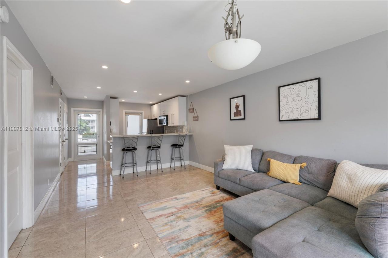 1461 S Ocean Blvd, Unit 222, Lauderdale by the Sea, FL 33062 Photo