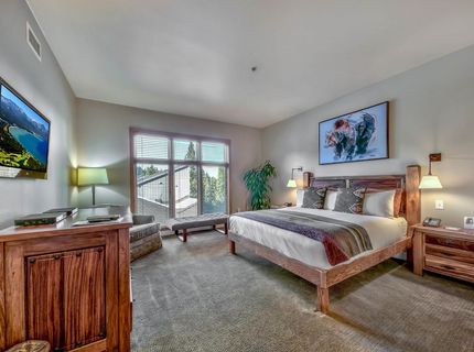 2100 North Village Drive, Truckee, CA 96161 Photo