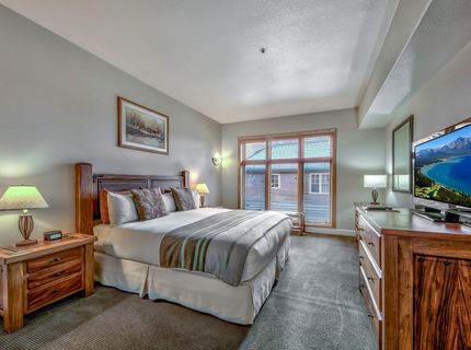 2100 North Village Drive, Truckee, CA 96161 Photo