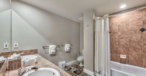 2100 North Village Drive, Truckee, CA 96161 Photo