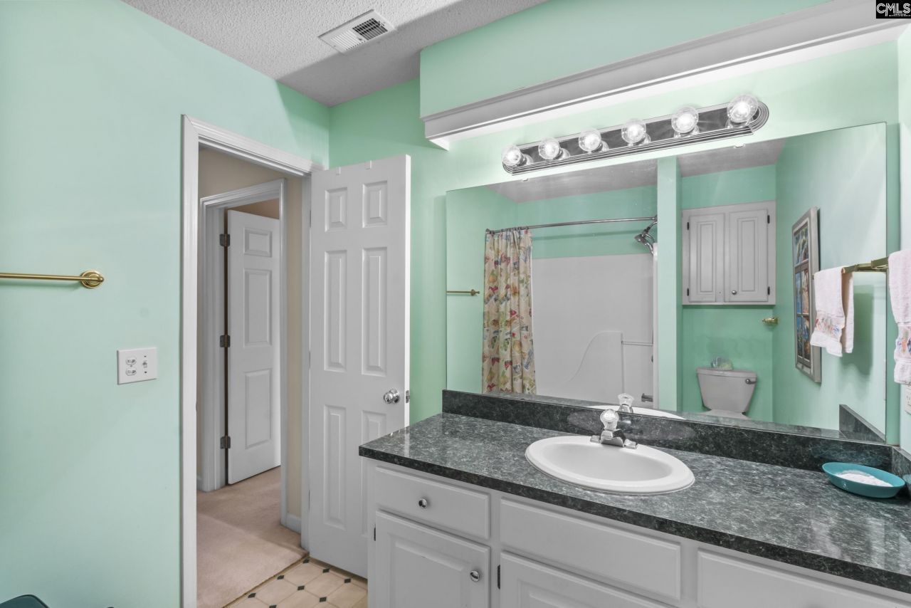 128 Laurel Court Photo 24