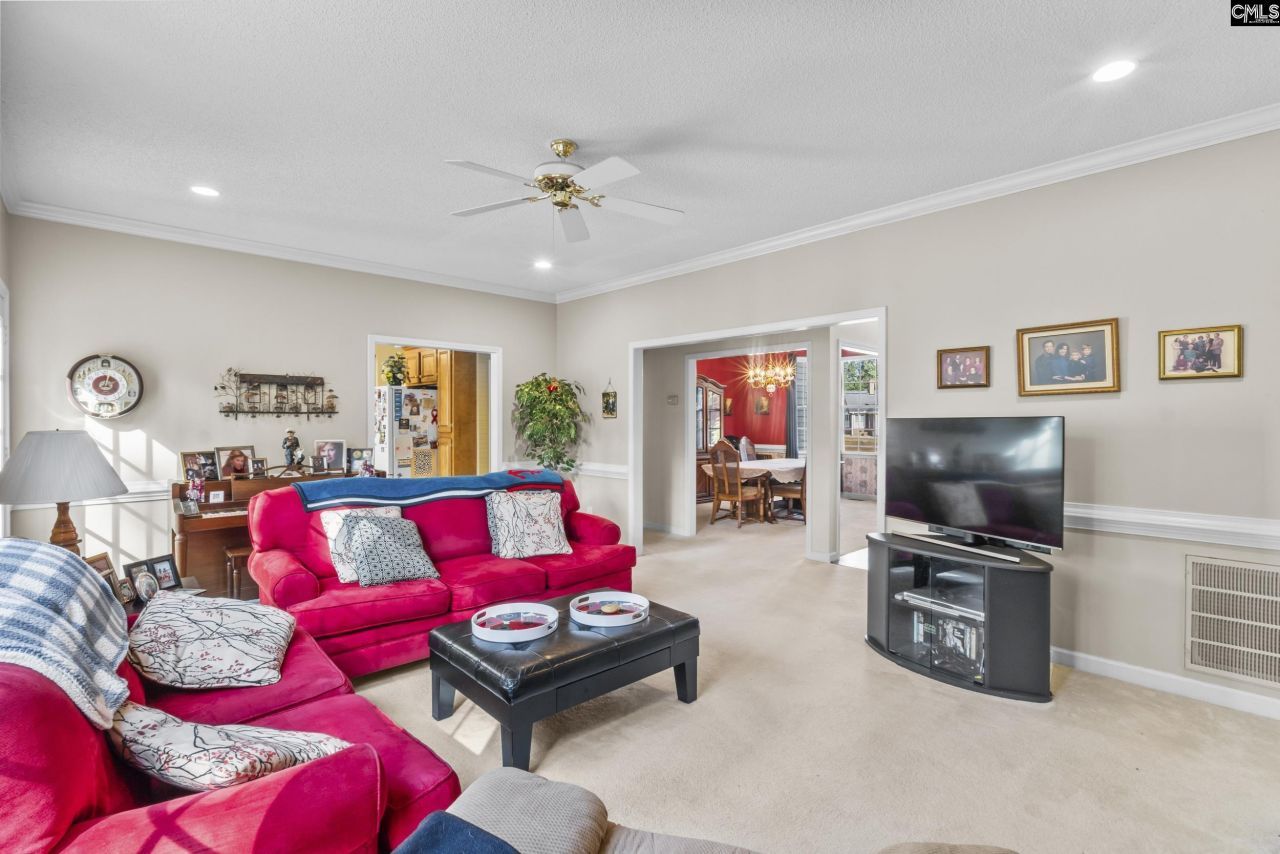 128 Laurel Court Photo 7