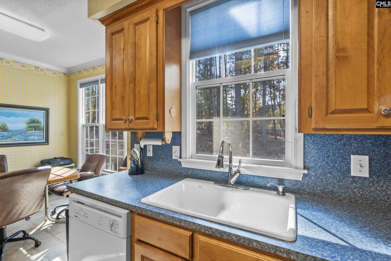 128 Laurel Court Photo 9