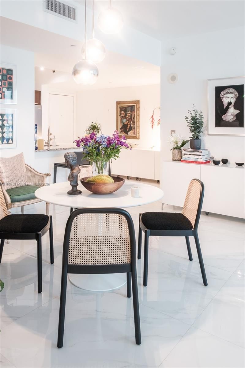 950 Brickell Bay Dr, Unit 3905, Miami, FL 33131 Photo