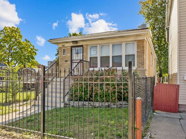 245 W 43rd Street, Chicago, IL 60609