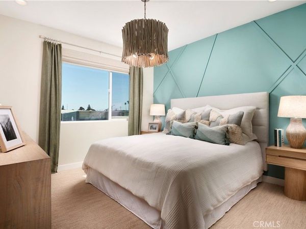 320 E Whittier Boulevard, La Habra, CA 90631