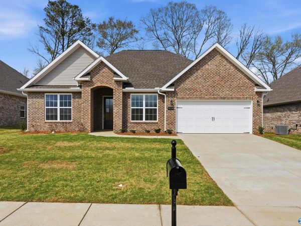 3118 Lisa Lane SE, Decatur, AL 35603