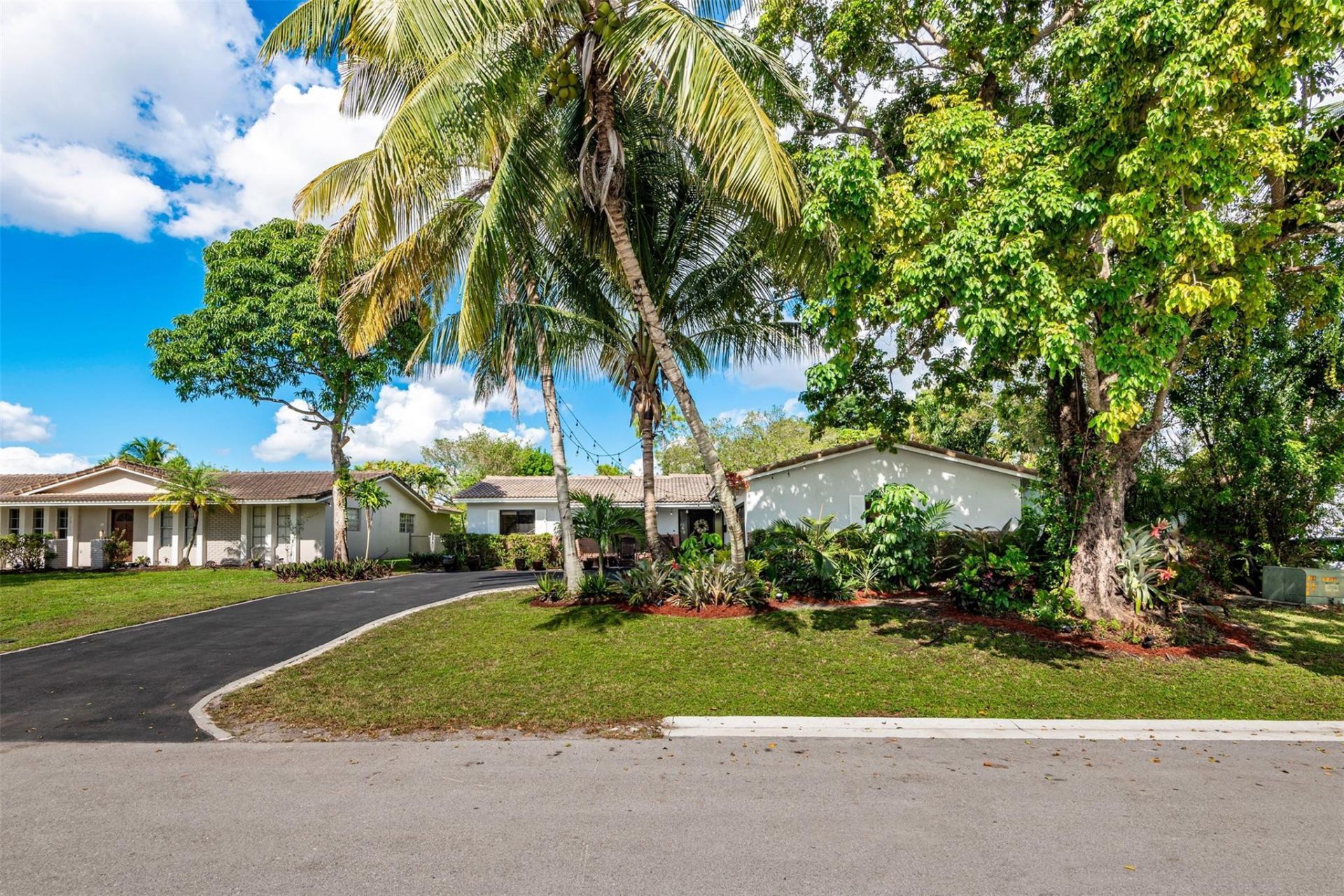 7509 NW 40th Place, Coral Springs, FL 33065 Photo