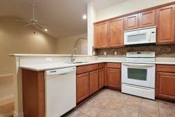 891 Helms Way photo 4