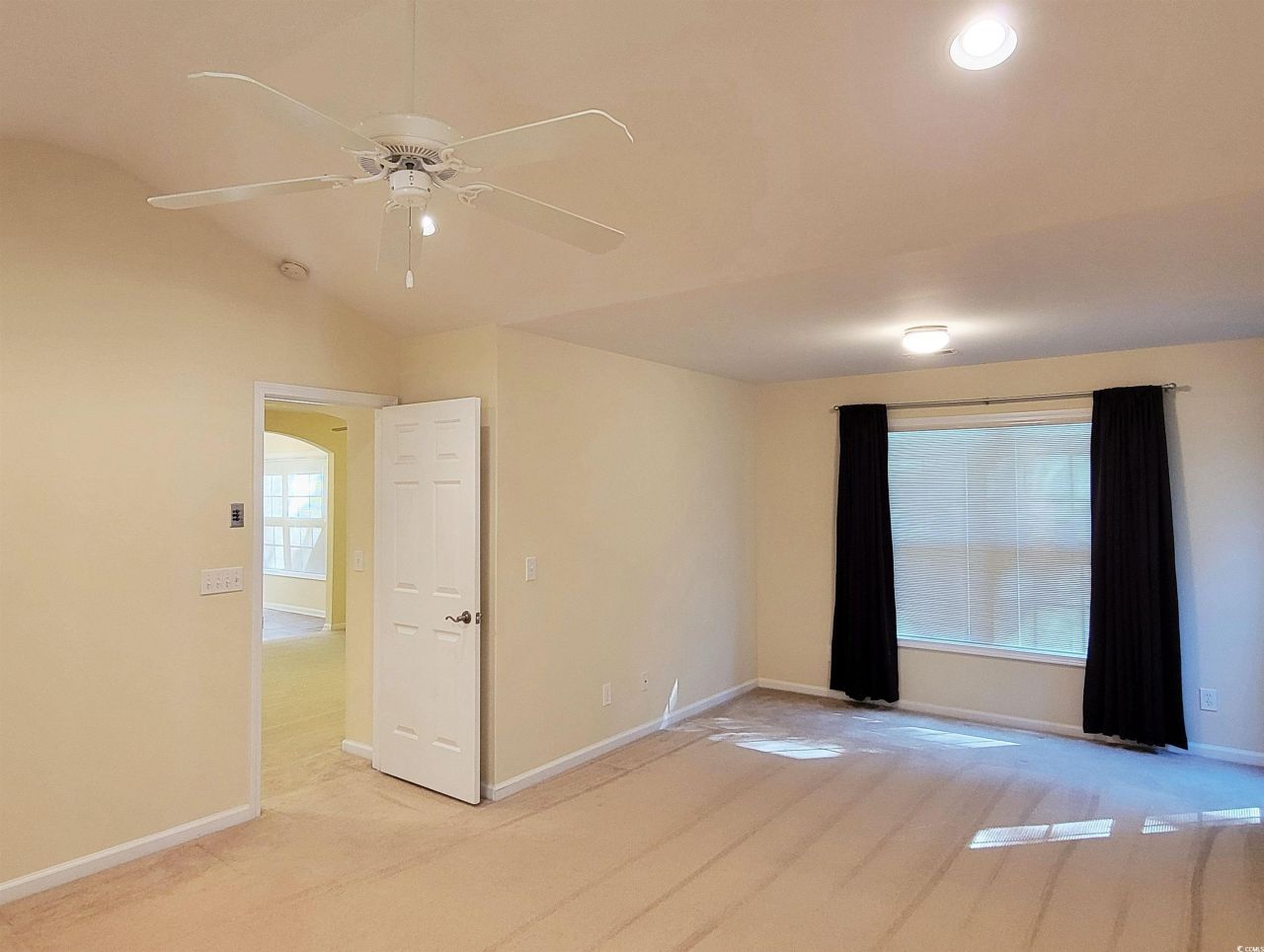 891 Helms Way Photo 7