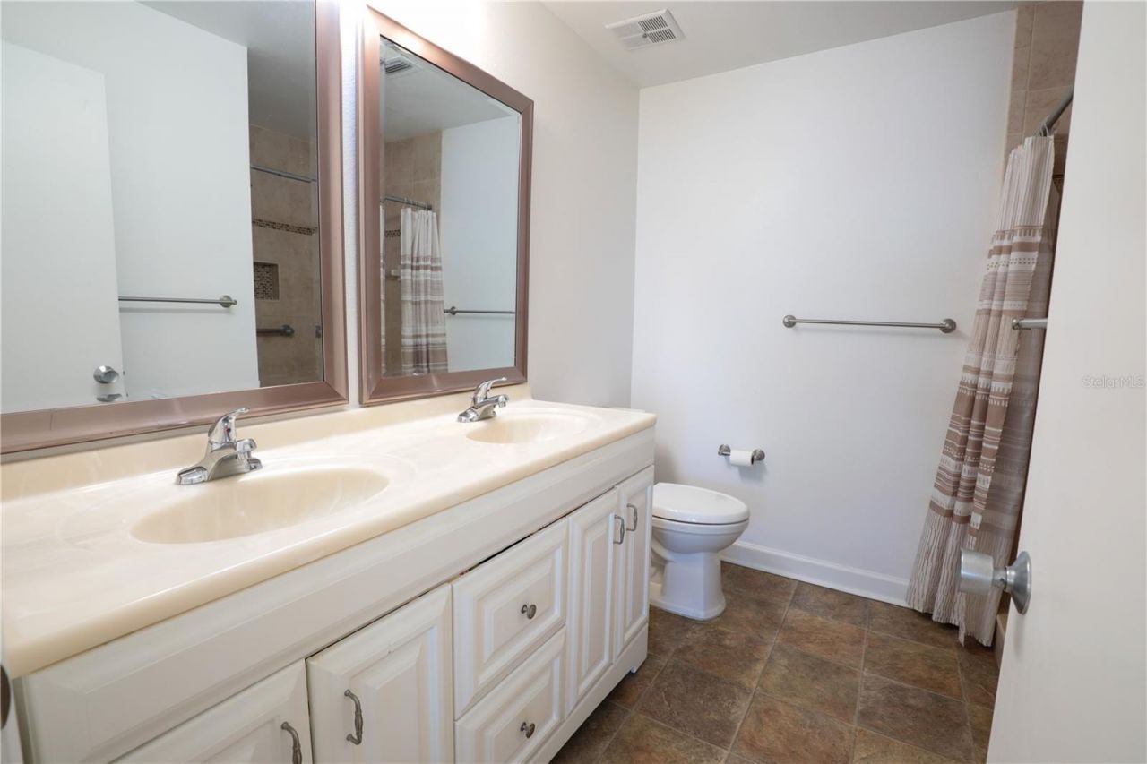 3281 38th Way S, Unit B, Saint Petersburg, FL 33711 Photo